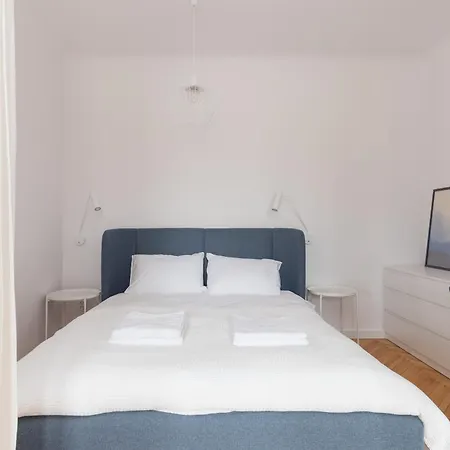 Appartement Designer In The By Bookinghost Varsovie