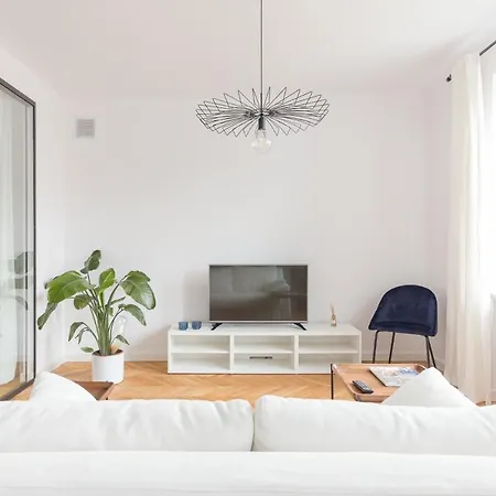 Designer In The Apartment *