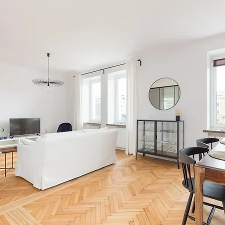 Designer In The Apartment Warschau