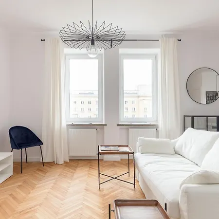 Designer In The By Bookinghost Daire Varşova