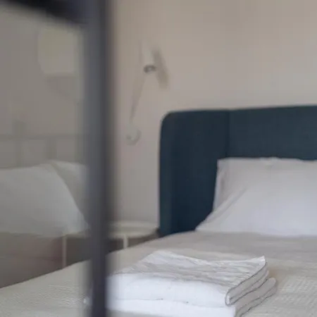 Designer In The By Bookinghost * وارسو