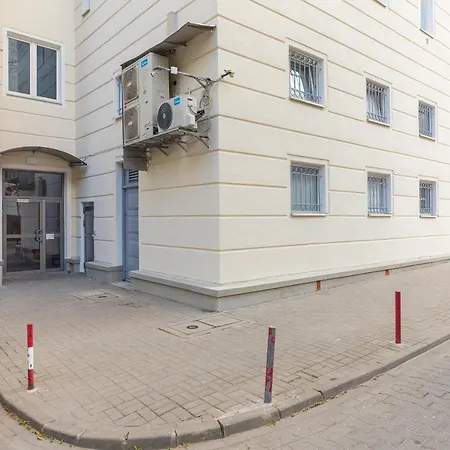 Daire Designer In The By Bookinghost