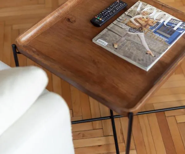 Designer In The By Bookinghost * Varsó