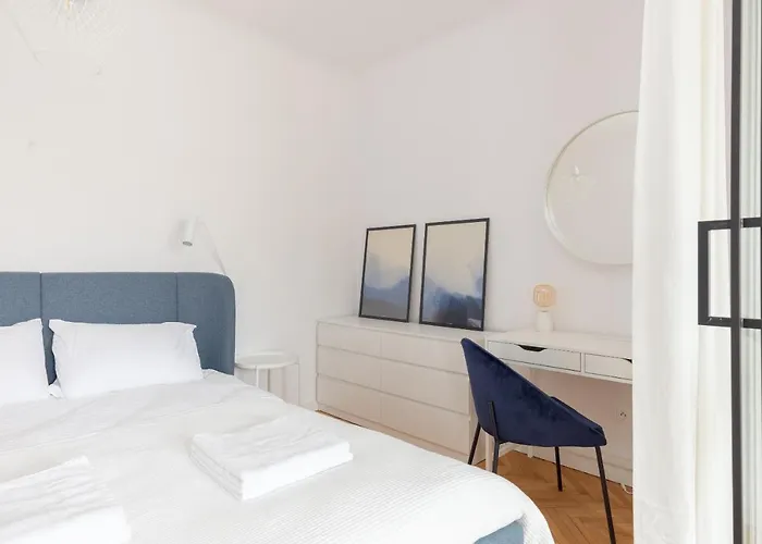 Apartman Designer In The By Bookinghost Varsó