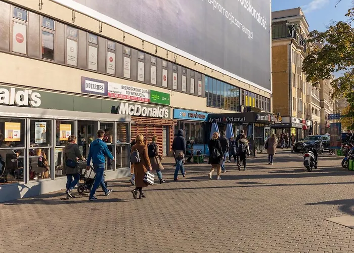 Designer In The By Bookinghost Apartman *